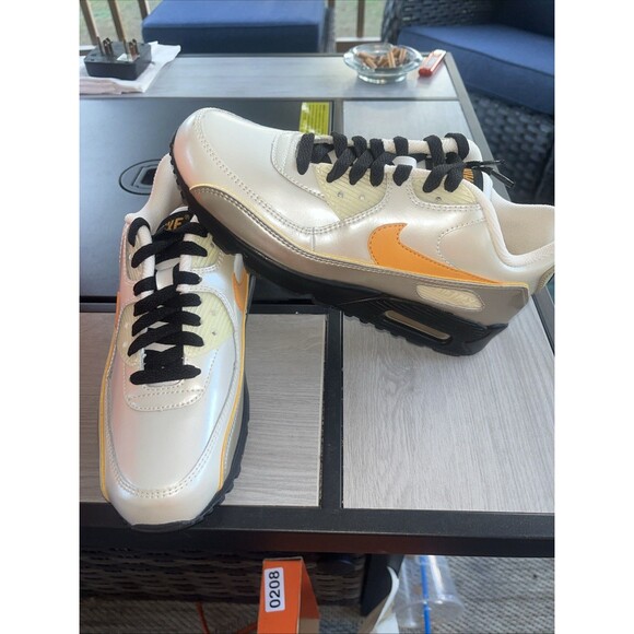 317942 171 5.5 Air Max 90 Cl G S  Metlc Summit White / Taxi Black Grnt main image 8